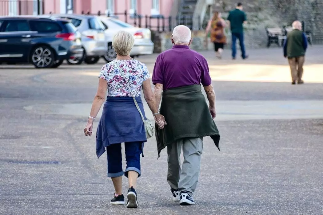 “Una comunidad amigable con las personas mayores adapta los servicios y estructuras físicas para ser más inclusiva”