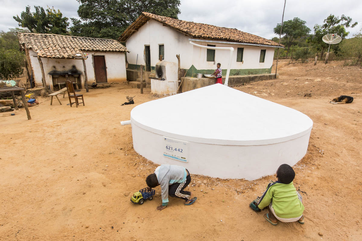 “Un millón de cisternas”: agua potable y desarrollo local para más de un millón de familias rurales en Brasil