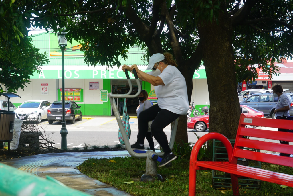 Personas adultas mayors. Tibás, Costa Rica.