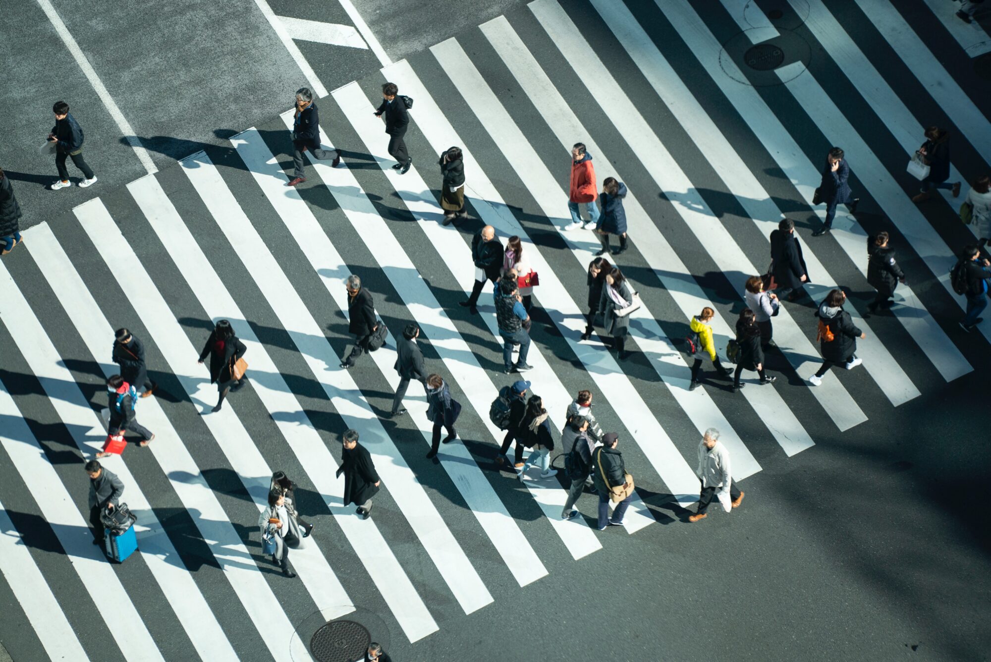 personas en movimiento