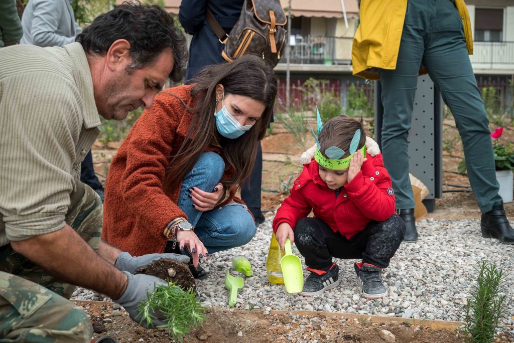Un bosque urbano “de bolsillo” fomenta la educación ambiental desde la infancia